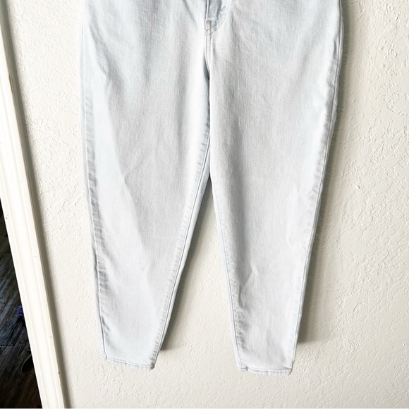 Levi’s Jeans 27 Silver Tab Light Wash High Rise Tapered Retro Urban Outfitters - Picture 3 of 6